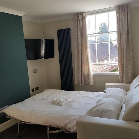 Limes Apartments Haywards Heath Esterno foto